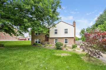 2800 Summerfield Dr Louisville, KY 40220